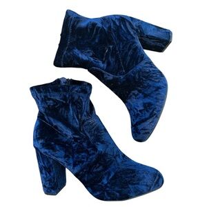 New Lane Bryant Size 8 Navy Blue Velvet Booties